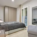 Luxury & Beach 2 Min Away